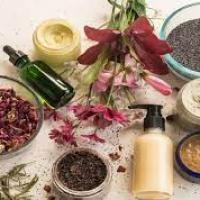 آموزش ساخت لوازم آرایشی گیاهی